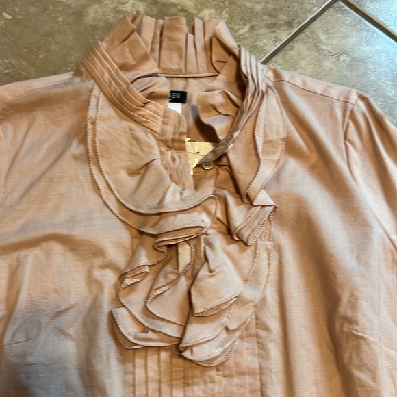 NWT J. Crew Medium Collar Ruffled Long sleeve Button Down Blouse in Soft Peach - Picture 3 of 5